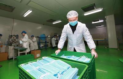 四川岳池3天“搶建”一家口罩廠,產(chǎn)品移交疫情防控指揮部